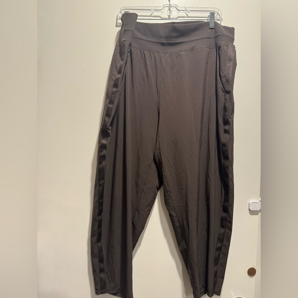 Athleta Chocolate Brown Ankle Pant Size 18